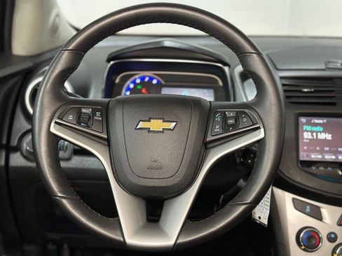 Used 2016 Chevrolet Trax LT w/ LT Convenience Package AWD/4WD image 13