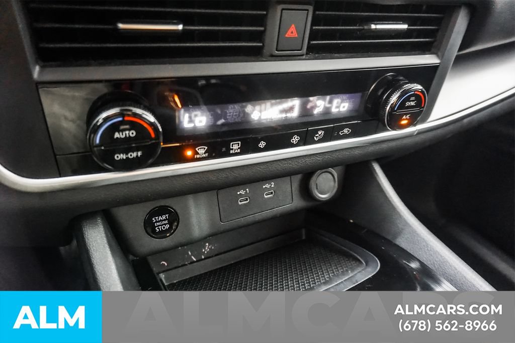 Used 2024 Nissan Rogue SV FWD image 40