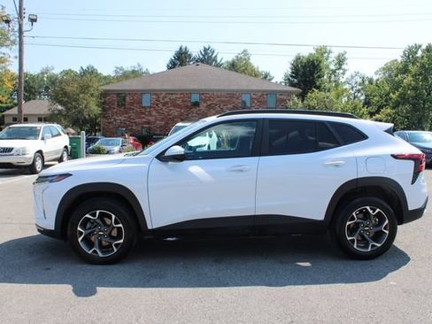 Used 2024 Chevrolet Trax LT w/ Driver Confidence Package FWD image 5