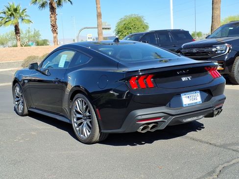 Used 2025 Ford Mustang GT Premium RWD image 3