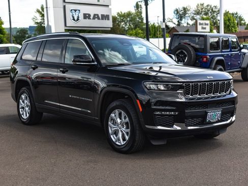 Used 2023 Jeep Grand Cherokee L Limited AWD/4WD image 8