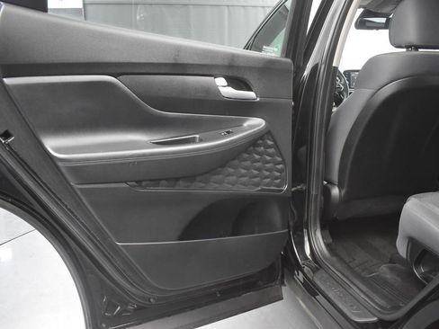 Used 2019 Hyundai Santa Fe SE image 16