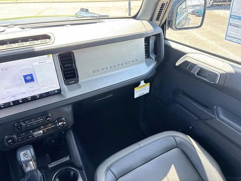 New 2026 Ford Bronco Outer Banks w/ Sasquatch Package AWD/4WD image 15