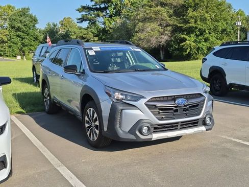 Used 2024 Subaru Outback Limited AWD/4WD image 5