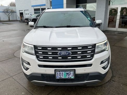 Used 2017 Ford Explorer Limited image 3