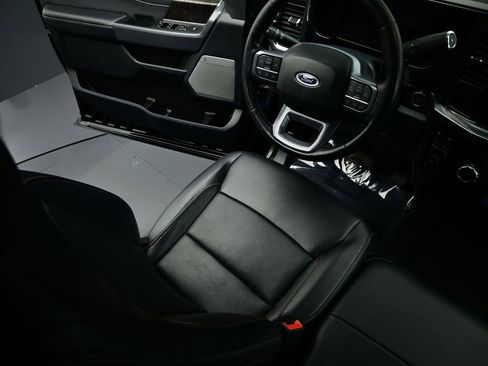 Used 2023 Ford F250 Lariat w/ Sport Appearance Package image 9