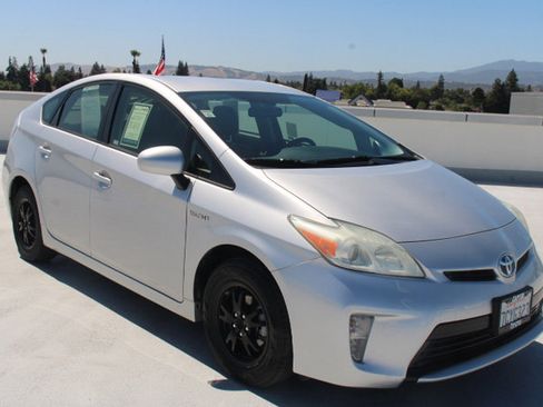 Used 2013 Toyota Prius Three FWD image 2