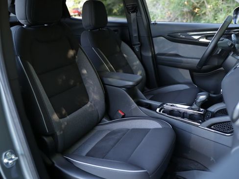 Used 2025 Chevrolet TrailBlazer LT w/ Convenience Package FWD image 29