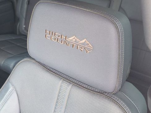 Certified 2025 Chevrolet Silverado 1500 High Country w/ Technology Package AWD/4WD image 10