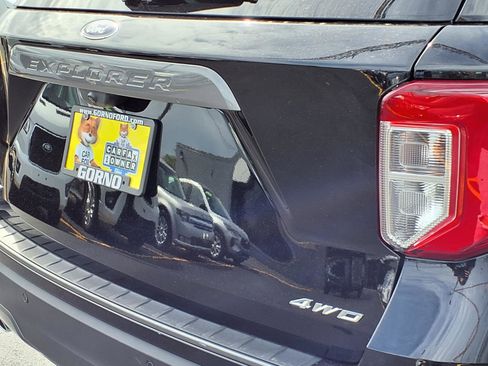 Used 2024 Ford Explorer XLT w/ Equipment Group 202A AWD/4WD image 26