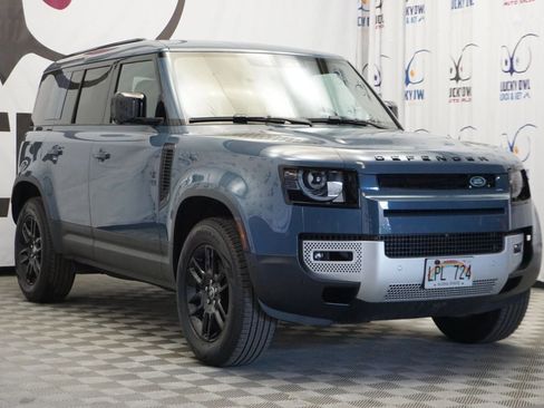 Used 2025 Land Rover Defender 110 S image 3