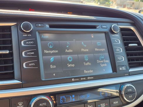 Certified 2018 Toyota Highlander XLE AWD/4WD image 7