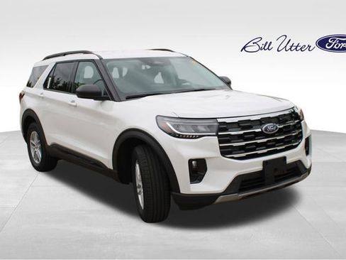 New 2026 Ford Explorer Active image 2