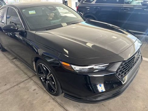 Used 2024 Honda Accord Sport image 11