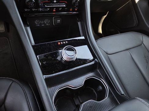 Used 2025 Jeep Grand Cherokee Limited w/ Black Appearance Package RWD image 15