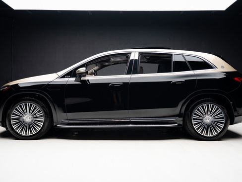 Used 2024 Mercedes-Benz Maybach EQS 680 4MATIC image 17