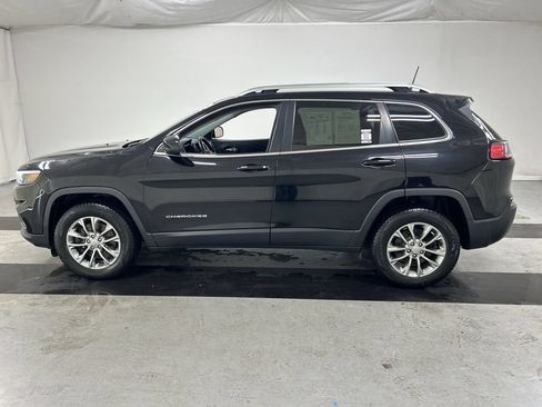 Used 2019 Jeep Cherokee Latitude Plus w/ Cold Weather Group AWD/4WD image 6