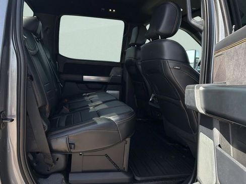 Used 2024 Ford F250 Platinum image 12