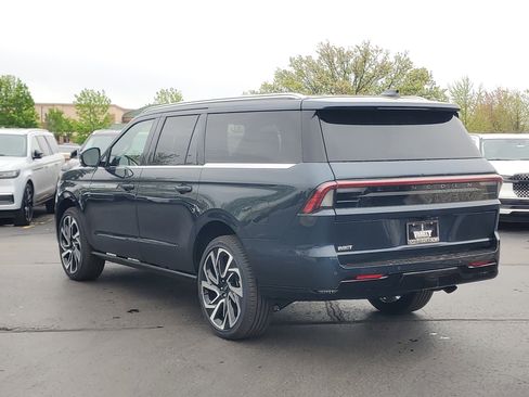 New 2026 Lincoln Navigator L Reserve AWD/4WD image 3