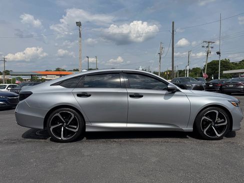 Used 2019 Honda Accord Sport image 4