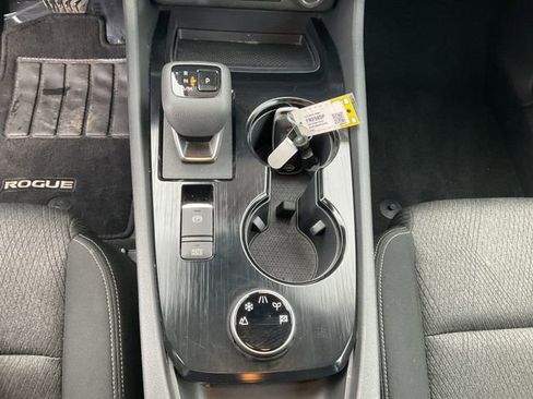Certified 2024 Nissan Rogue SV image 25