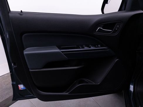 Used 2020 Chevrolet Colorado Z71 AWD/4WD image 19