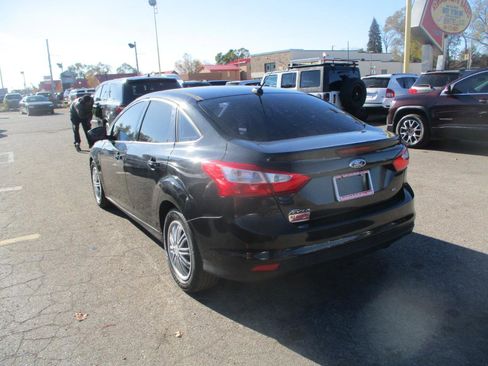 Used 2012 Ford Focus SE image 4