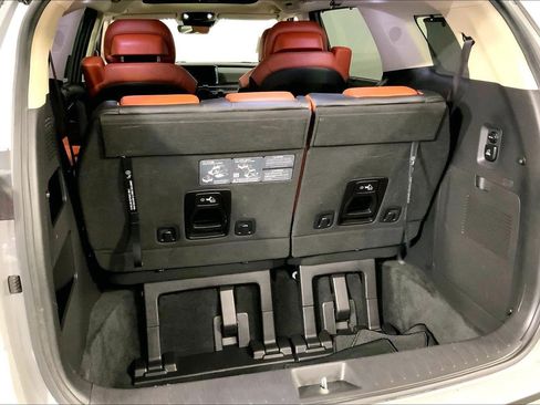 Certified 2024 Kia Carnival SX Prestige FWD image 4