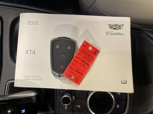 Used 2020 Cadillac XT4 Luxury w/ Cold Weather Package FWD image 10