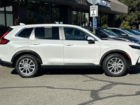 Used 2023 Honda CR-V EX-L image 3