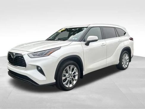 Used 2021 Toyota Highlander Limited AWD/4WD image 1