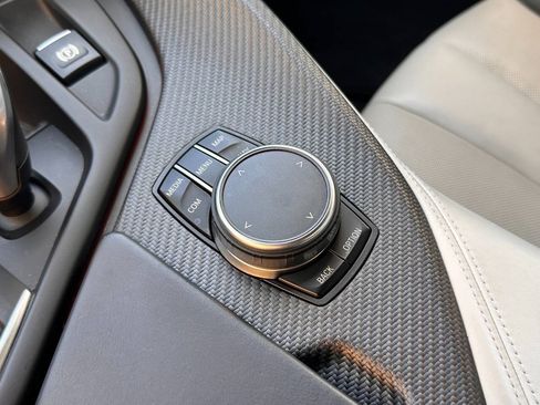 Used 2019 BMW i8 Roadster AWD/4WD image 19