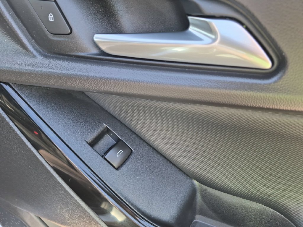 Used 2026 Chevrolet Equinox LT FWD image 31