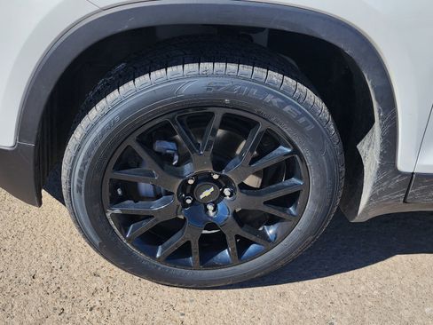 Used 2022 Chevrolet Trax LT w/ Sport Edition image 9