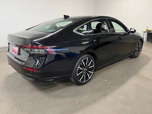 Used 2024 Honda Accord Touring image 3