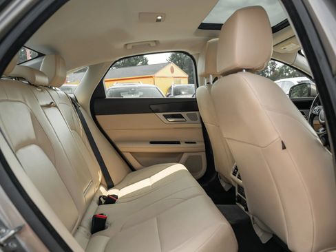 Used 2017 Jaguar XF Premium AWD/4WD image 11