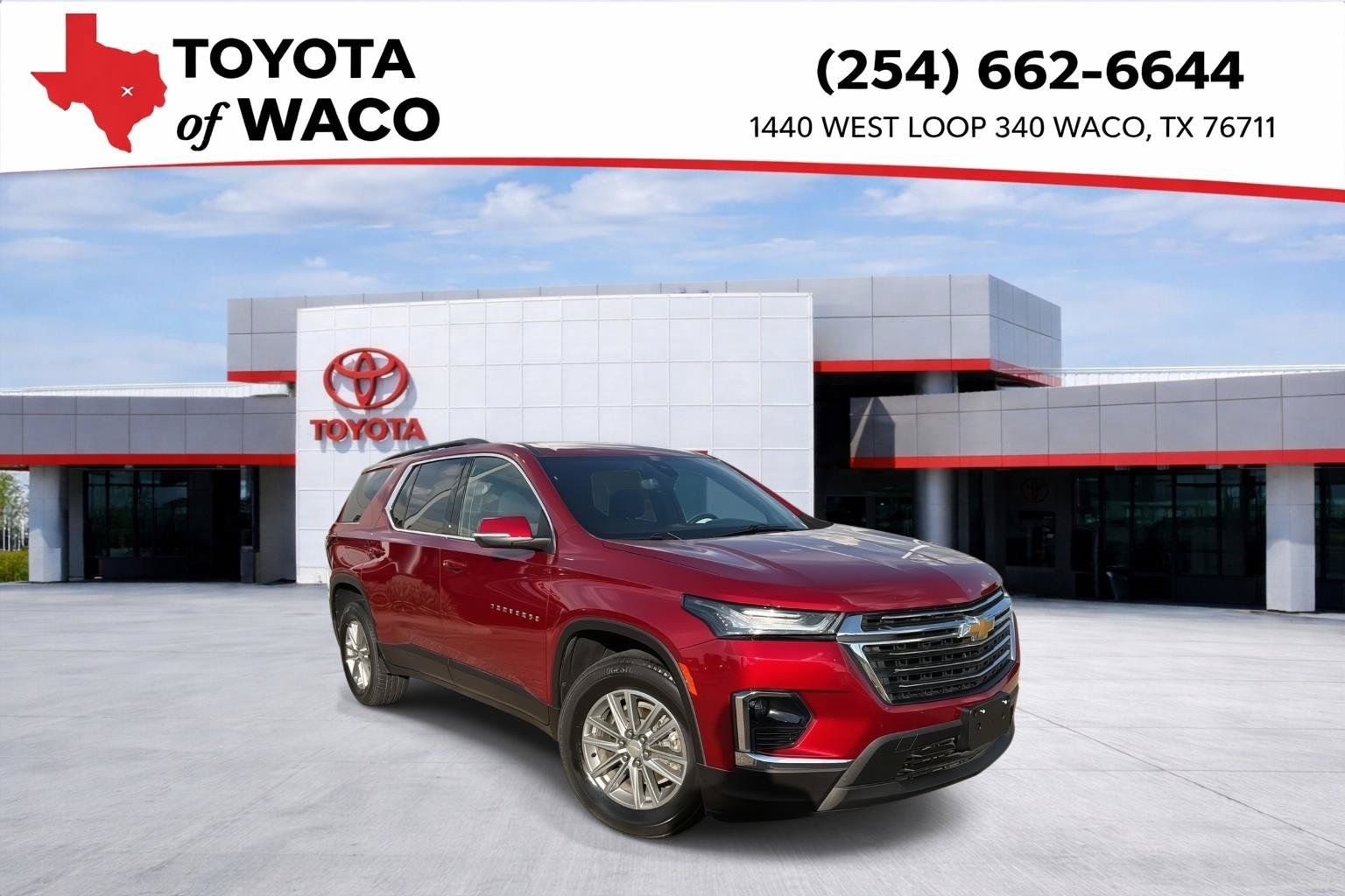 Used 2023 Chevrolet Traverse LT FWD image 1