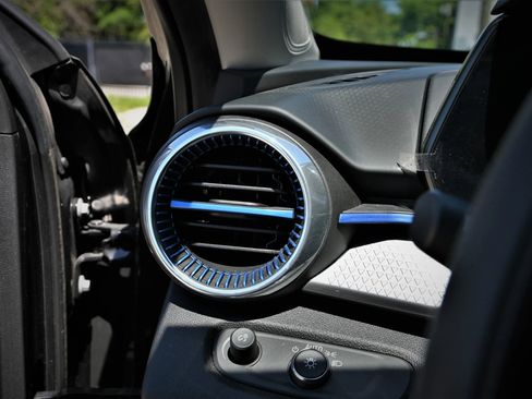 Used 2024 Chevrolet Trax LT image 18