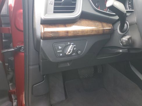 Used 2018 Audi Q5 2.0T Premium w/ Convenience Package image 13