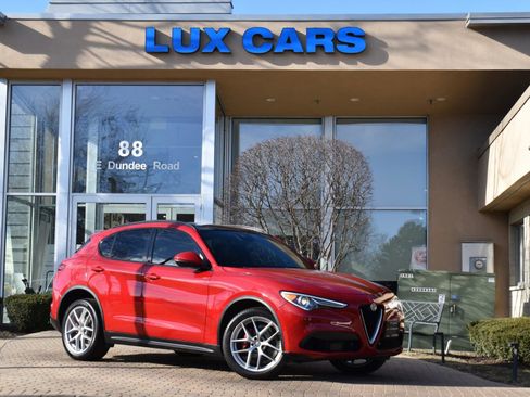 Used 2018 Alfa Romeo Stelvio Ti Sport image 1
