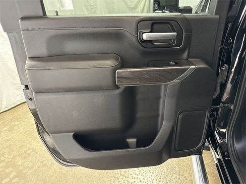 Used 2020 Chevrolet Silverado 2500 LTZ w/ LTZ Premium Package image 26