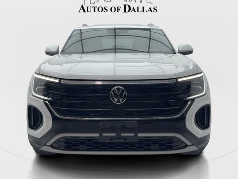 Used 2024 Volkswagen Atlas Cross Sport SE image 3