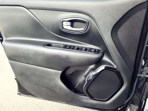 Used 2020 Jeep Renegade Altitude image 14