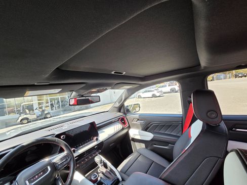 Used 2023 GMC Canyon AT4X image 15