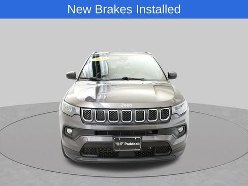 Used 2023 Jeep Compass Latitude w/ Convenience Group AWD/4WD image 3