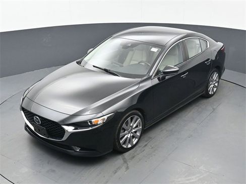 Used 2019 MAZDA MAZDA3 Sedan image 34