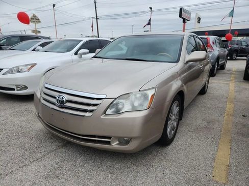 Used 2005 Toyota Avalon Limited image 1