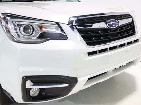 Used 2018 Subaru Forester 2.5i Touring w/ Popular Package #3B AWD/4WD image 24