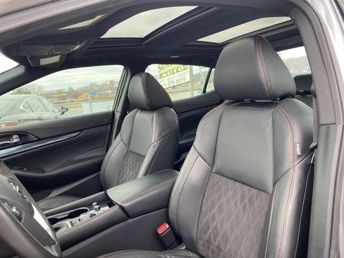 Used 2021 Nissan Maxima SR w/ Sport Mat Group image 11