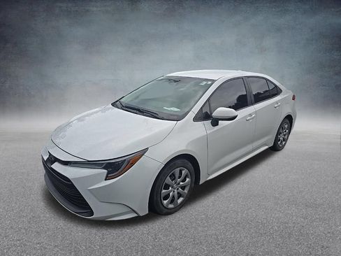 Used 2024 Toyota Corolla LE FWD image 4
